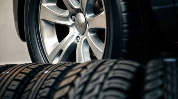 Guide pratique pour sélectionner les pneus idéaux pour votre voiture